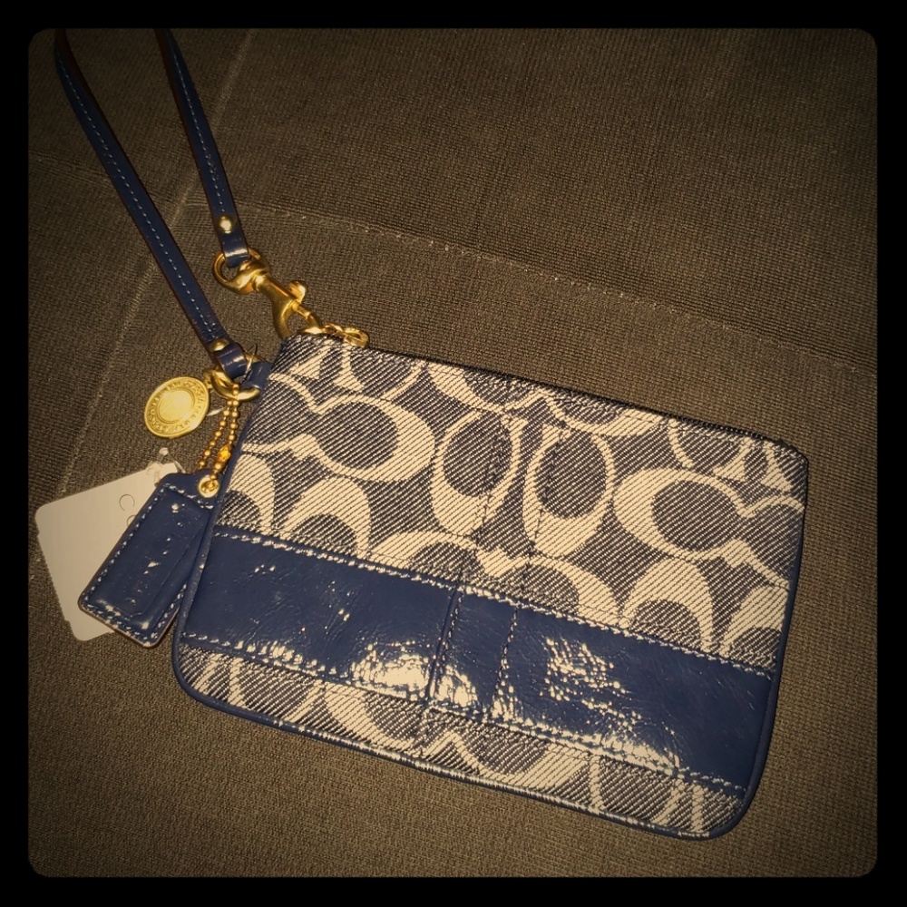 NEW Coach Denim Signature Wristlet F41718 BDENV